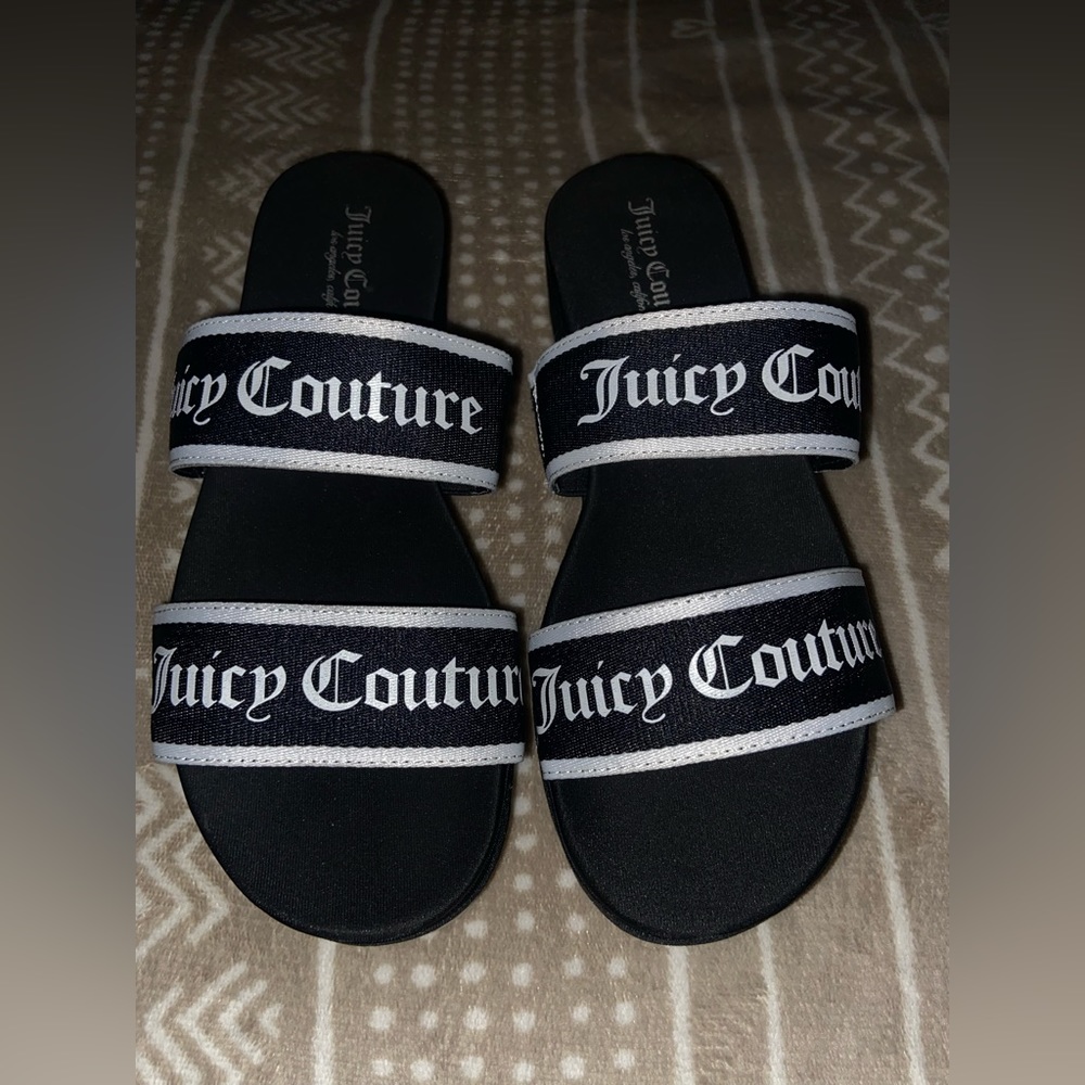 Gorgeous Juicy Couture Platform Sandals 🖤🤍